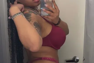 💦🍑BIG TITTIES AND BUBBLE BUTT BEAUTY 💦🍑 - Image 2