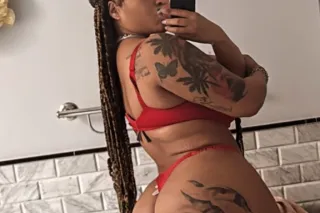 BUSTY BOMBSHELL BABE BACK IN TOWN TWO GIRL DUOS - Image 5